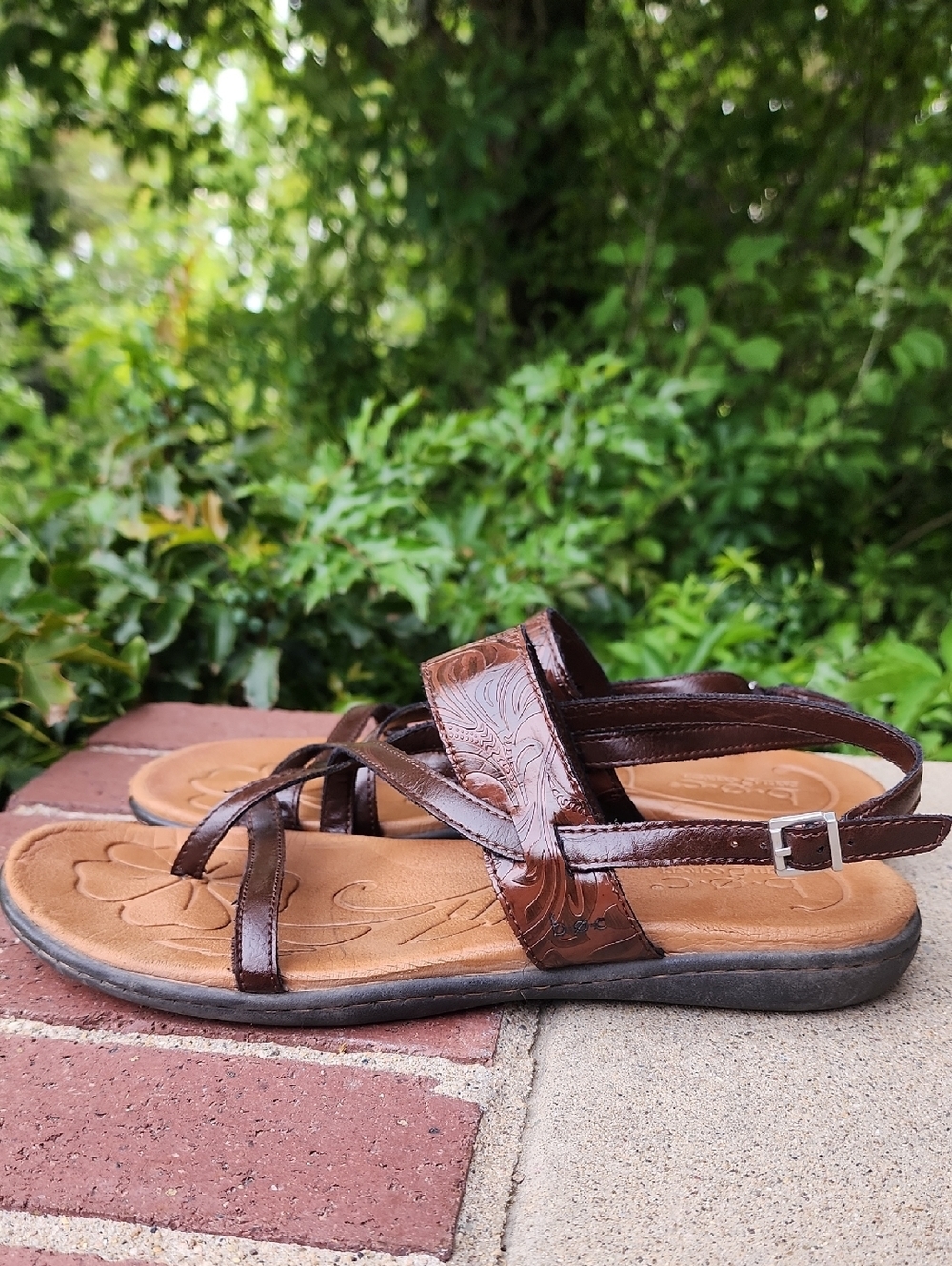 BOC Women's Brown Leather Strappy Sandals